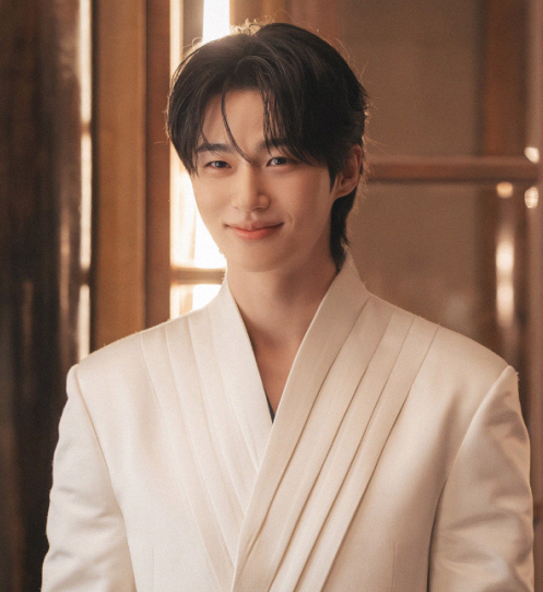 "Rose to fame with Sun-jae, but abandoned romance?" The Unexpected Genre Byeon Woo-seok Chose for His Next Project