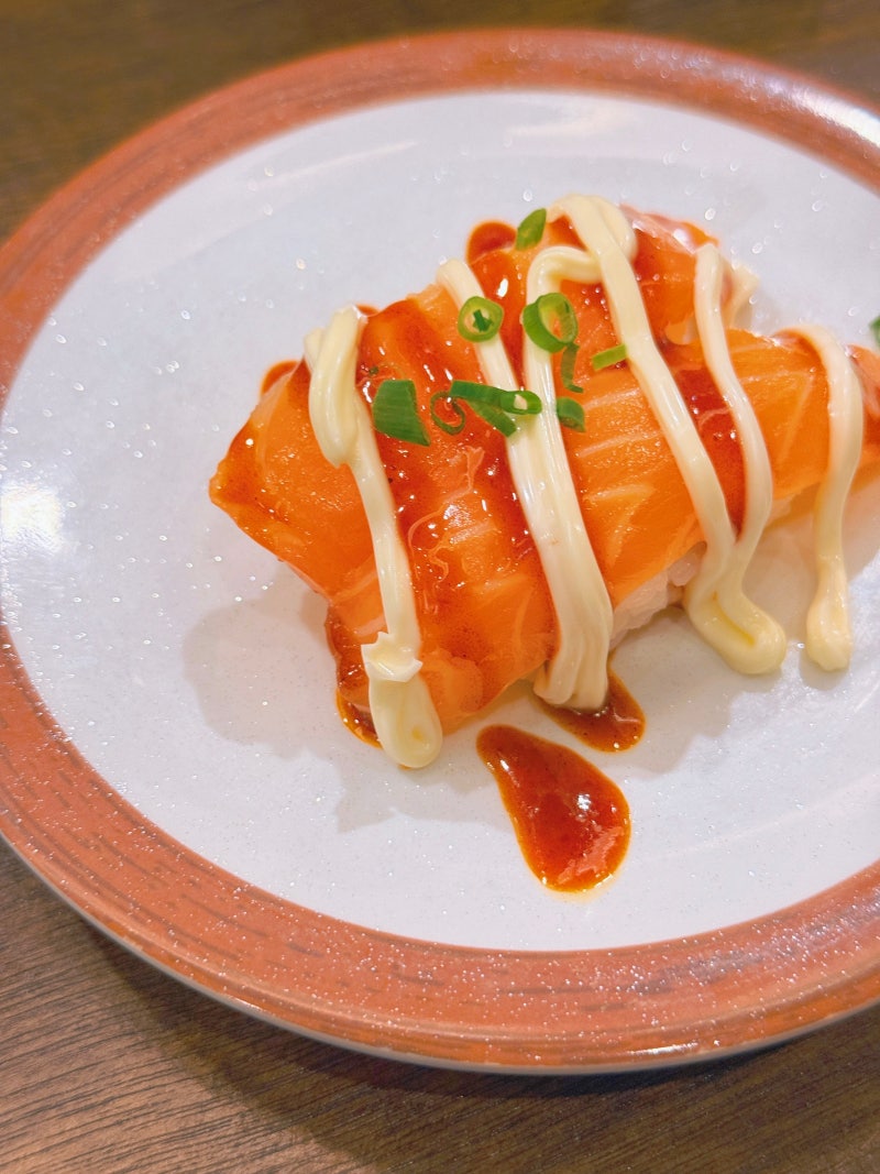 잠실역 맛집 회전초밥 스시이백 모든 초밥이 1,990원