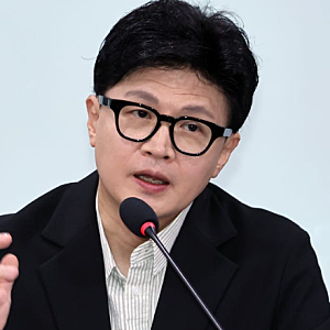 [속보] 민주당 "한동훈, 곧 지옥문 열릴 것…관종짓 그만" 노무현·검찰개혁 발언 정면충돌