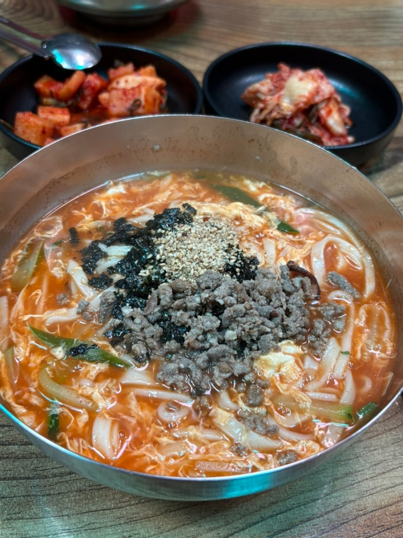 [강릉맛집] 벌집 :: 얼큰 시원한 장칼국수 찐맛집 후기
