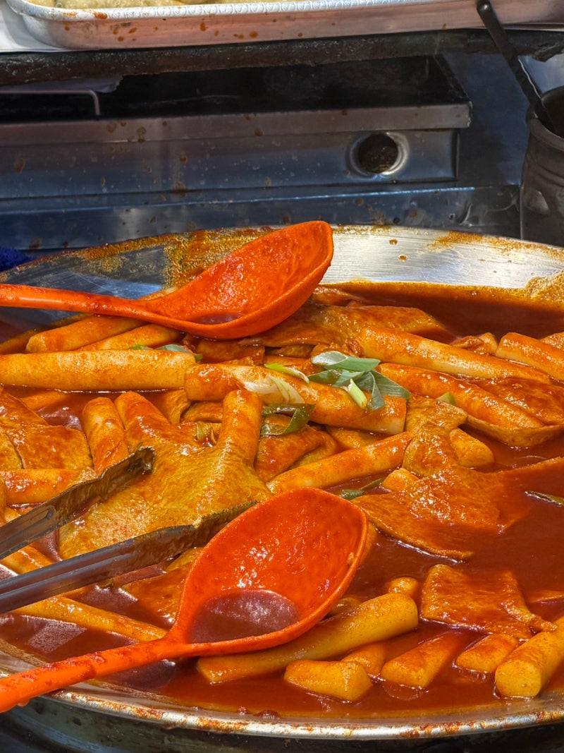 Busan Kkangtong Market's Jin Mat Jip: A Restaurant Visited by Samsung Chairman Lee Jae-yong
