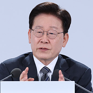 "우크라에는 사과 요구, 북한 지뢰에는 침묵" 이재명 대통령 대응 온도차