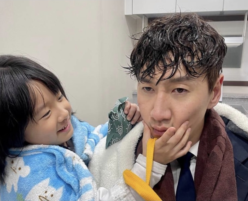 이광수, "시작하자마자 이런다고?" 팬들과 예능 찍었다