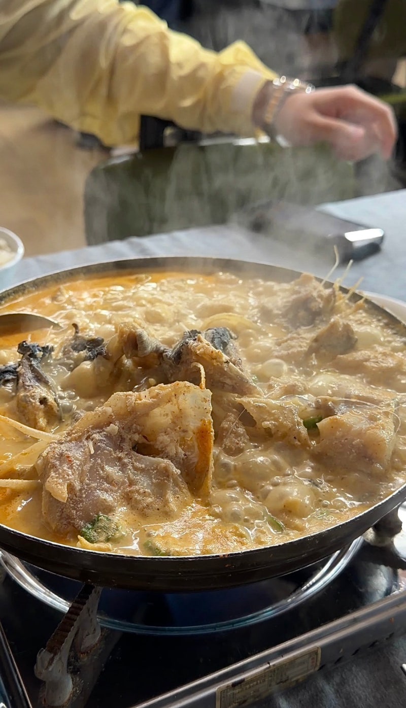[제주 현지인 맛집] 조천 맛집 강민경이 샤라웃한 아구탕 “각지불” 웨이팅 꿀팁, 솔직후기