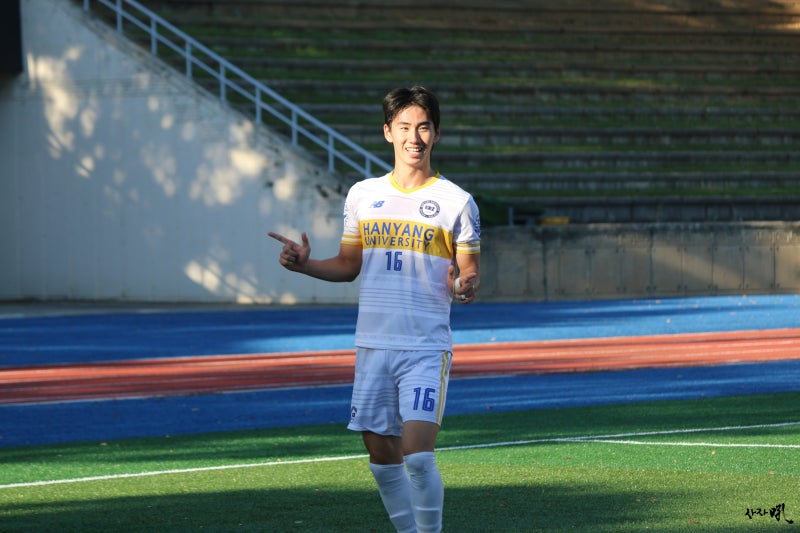 [축구 U리그] "더 이상 꿈만 꾸지 않는다" 한양대, 아주대 4-1 완파하고 3권역 우승 정조준