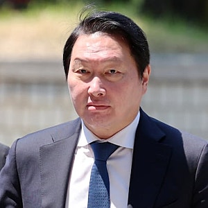 최태원, SK㈜ 지분 9440억 매각…재산분할금 마련 후 지분율과 주가는?