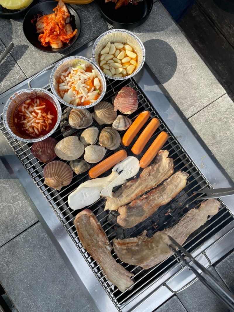 [파주 애견동반 맛집] 너른마당, 소고기 돼지고기 조개구이 무한리필로 캠핑 분위기 제대로 ....