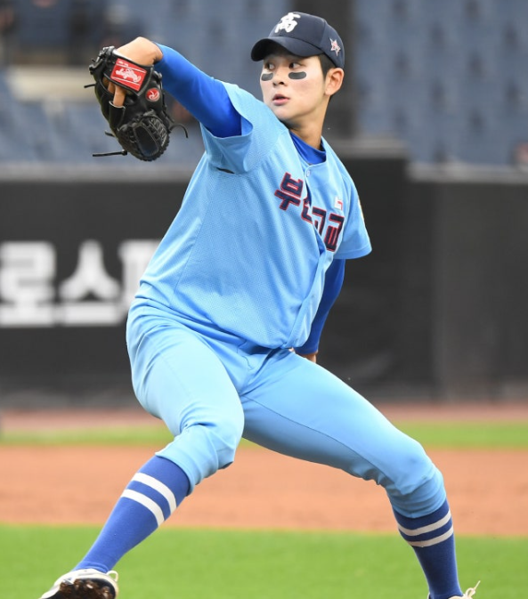 [KBO] "20년 넘게 안 깨진 10억 벽 무너지나?" 키움 입단 앞둔 전체 1순위 하현승