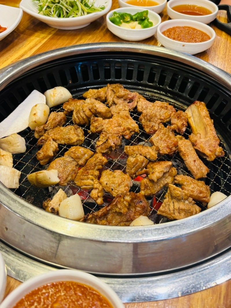 전주 아중리 맛집 돼지갈비와 함흥냉면 전주 솔가숯불갈비 아중점