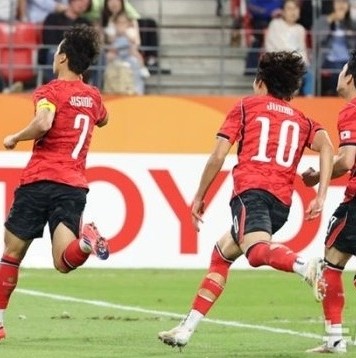"일본 안방서 터진 한 <b>골</b>, 양민혁 압박에 <b>엄지성</b> <b>결승골</b>..." 한국 남....