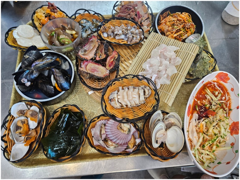 기장 연화리 전복죽 맛집 해풍가마솥, 부모님도 반한 싱싱한 해산물 모듬 후기