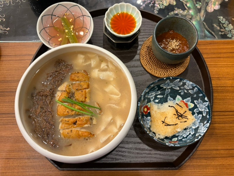 [수원] 광교중앙역 점심 맛집 제주고사리닭칼국수 시콜