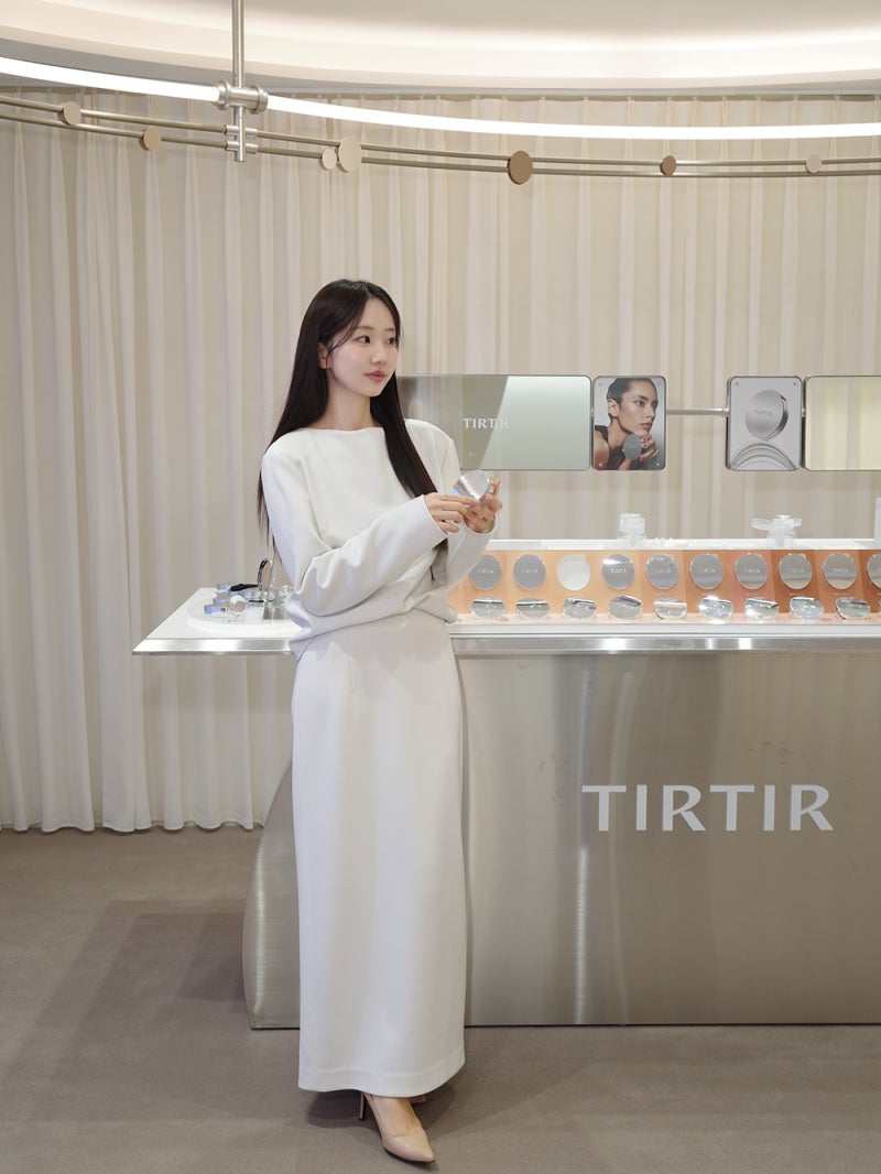 티르티르 틴티드 스킨 글로우 쿠션 쉐이드 고민? 성수 팝업스토어에서 찾아본 후기