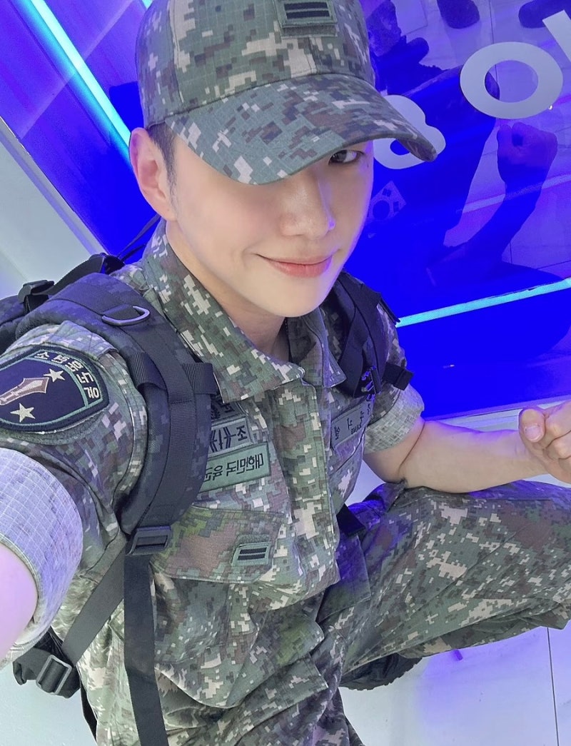군대 간 강다니엘 근황 공개…동료들과 춤추더니 무대까지 올랐다
