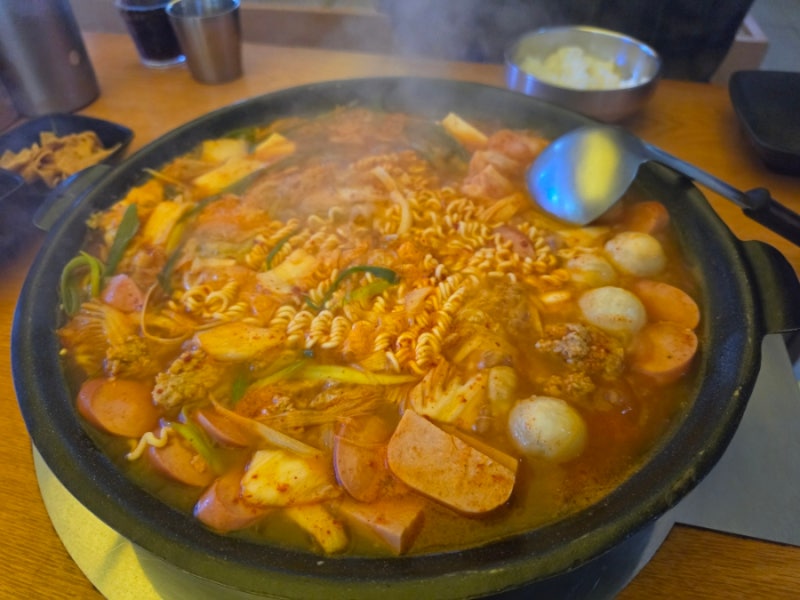 [잠실] 오뎅식당 - 대한민국 최초 부대찌개, 원조의 맛! (feat. 잠실롯데월드몰 주차할인)