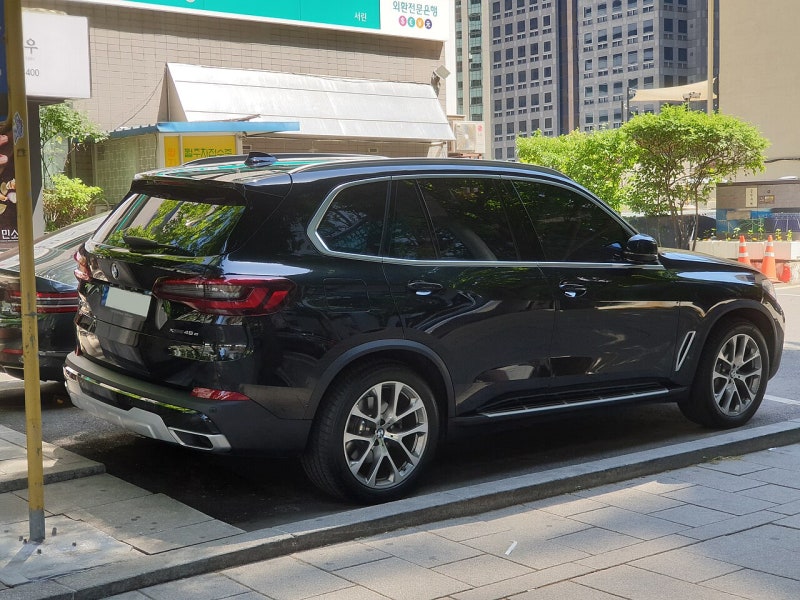 출근은 전기로, 캠핑은 엔진으로 — BMW X5 xDrive50e와 보내는 24시간 (가격·주행거리 77km·제원 ....