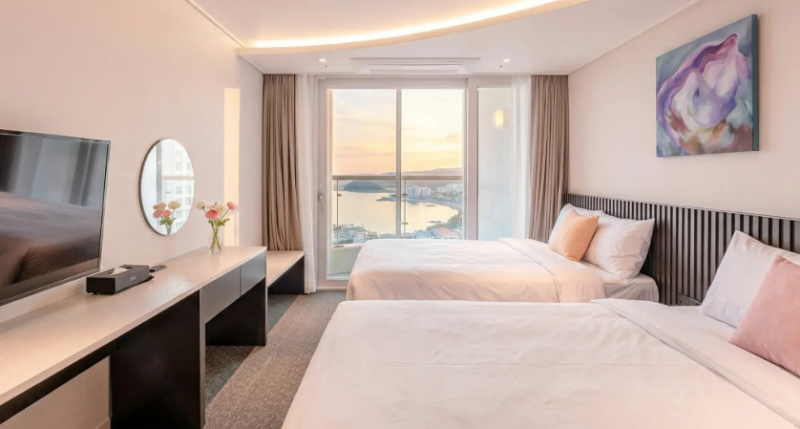 Sotasuite Yangyang Grandbay: Ocean View, Breakfast, Naksan Beach
