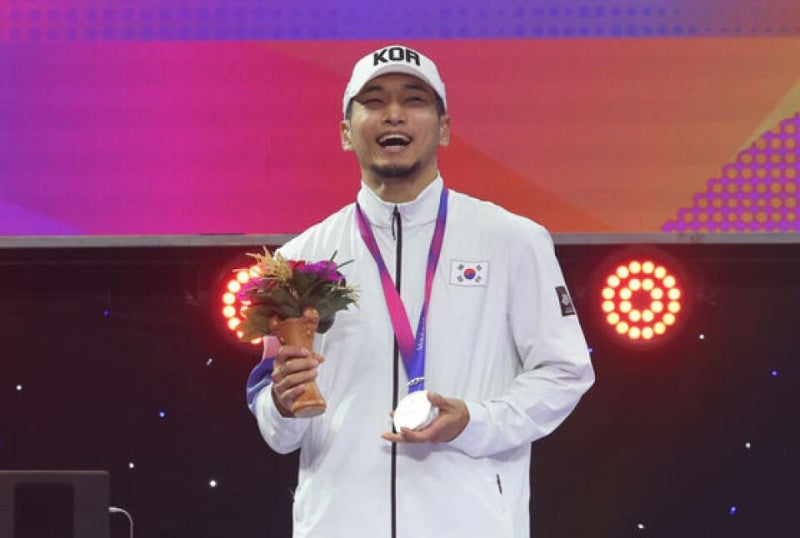 ‘42세 댄서’ 김홍열(홍텐), 2회 연속 아시안게임 은메달일본 2002년생 에이스 나카라이 시게....