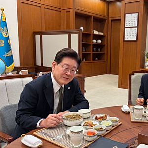 [속보] 정청래, 이재명 ‘내란의 밤 동지’에 화답…“4통 통합하고 뭉치자”