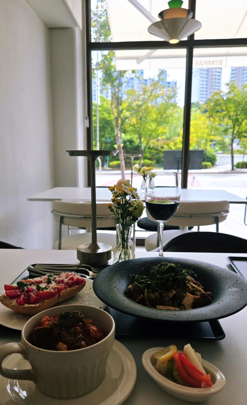 Wine, Beef Stew, and Basil Open Sandwich at Bomirae, a Brunch Cafe in Suji, Yongin