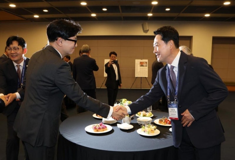 정치 유튜브 채팅 1,409만건 분석…"잊지 맙시다" 이후 쏟아진 멸칭의 정체