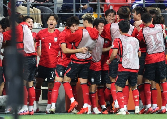 이민성호 한국 축구, 일본 꺾고 아시안게임 4연패…엄지성 결승골에 숨은 사연