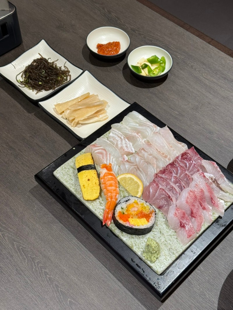 [이어도사나] 창원 상남동 신상 술집 한상가득 다양한 음식이 나오는 회 맛집