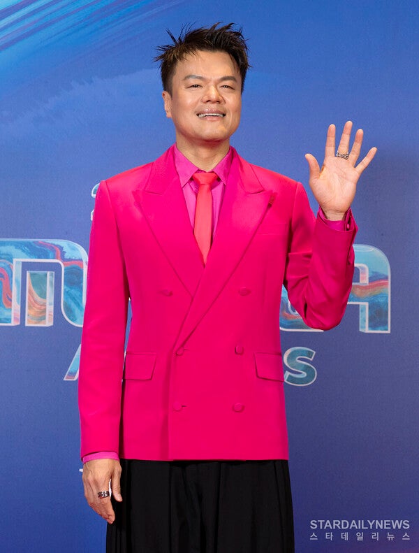'755억원 투입' JYP 신사옥 부지 논란 총정리 : 부지 용도 변경 사건의 전말