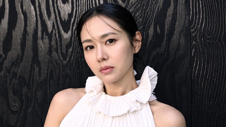 Son Ye-jin, "I Haven't Done a Historical Drama Since 'Chihwaseon'"... Returns to 'The Scandal' After 24 Years!