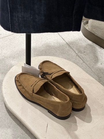 자라 로퍼 직접 신어봤어요, 가을 신발 보러 갔다가 제일 오래 본 건 이거