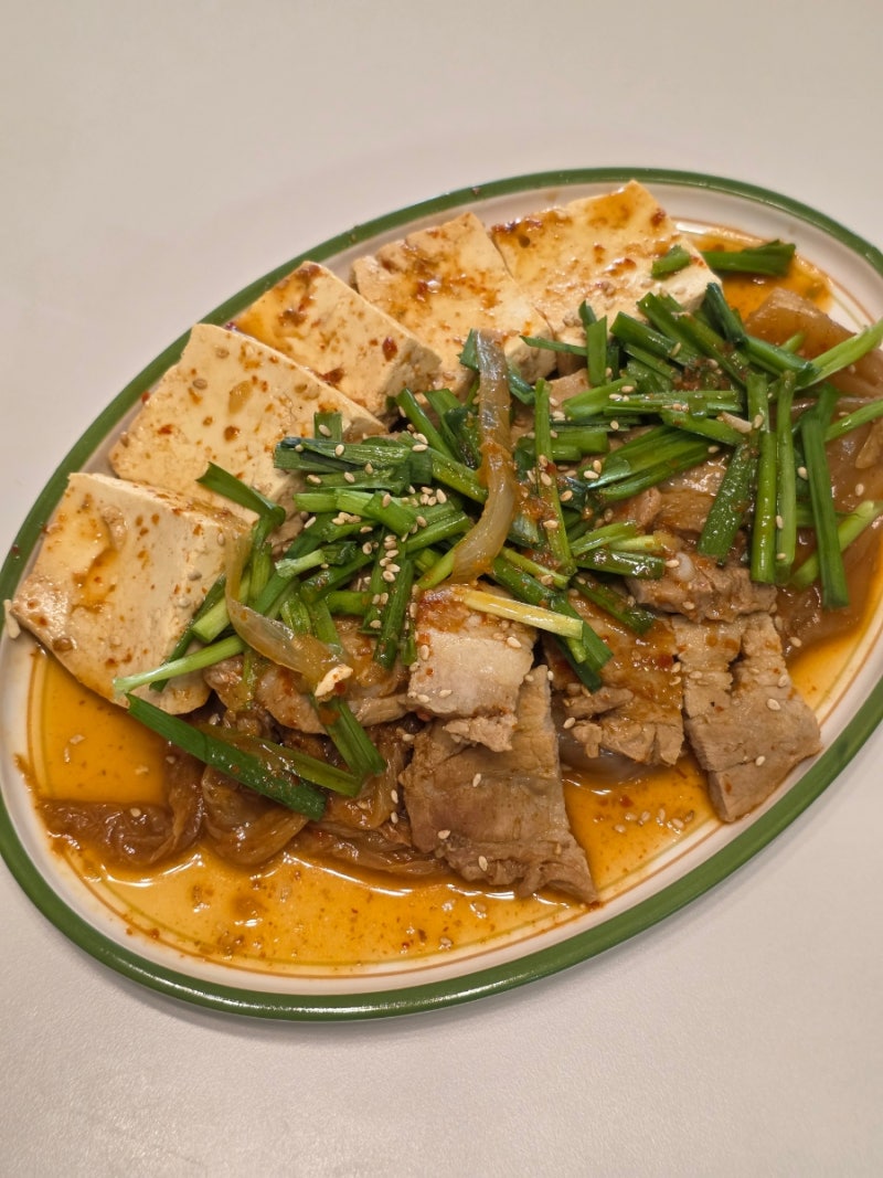 찬바람이 불때면 더욱더 찾게 되는 음식 - 돼지고기 묵은지 김치찜 만들기