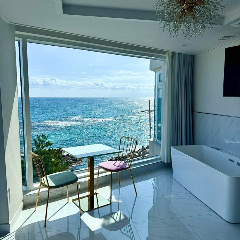 Recommended Aesthetic Accommodation in Gangneung: 'Dangsinui Anmok Jumunjin Branch' - A 1-Night Review of Pension Briere 403 with Jumunjin Beach Ocean View