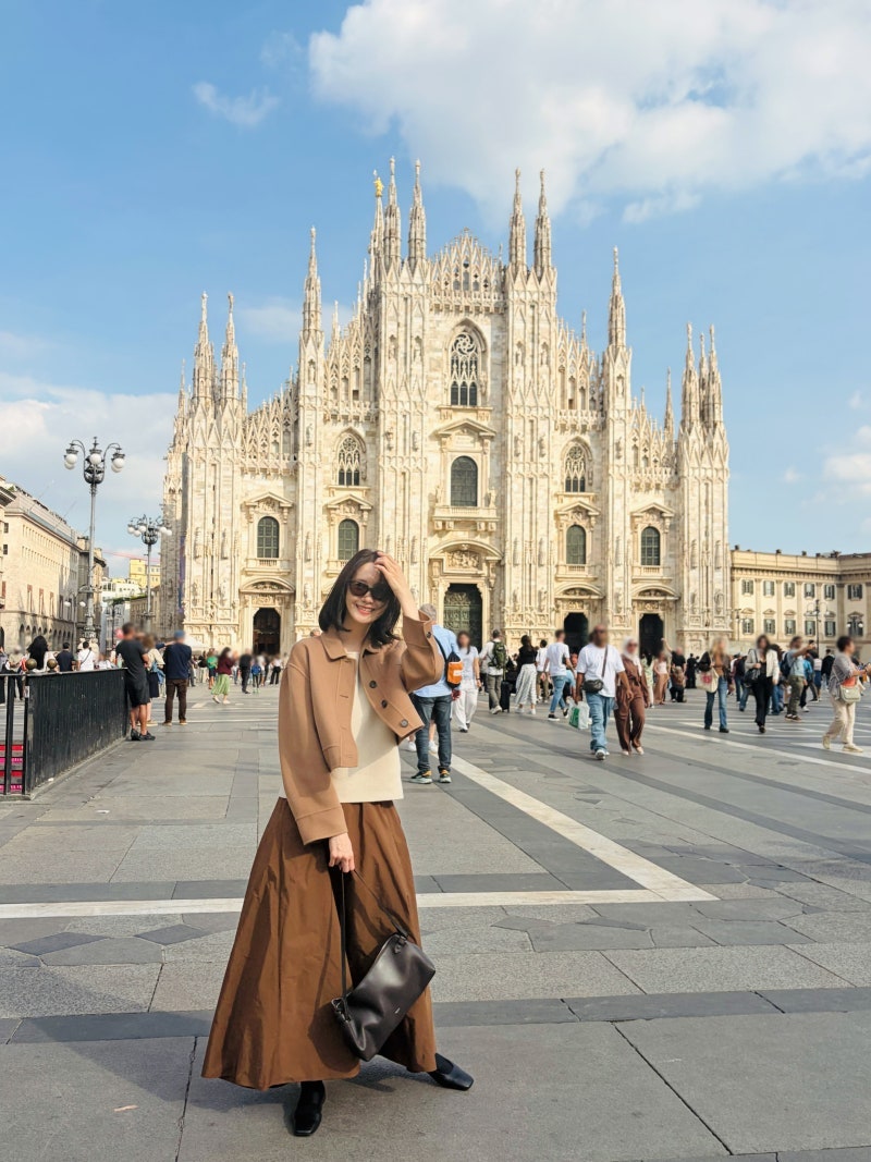 Just the Bag is 3.5 Million Won?... Unpacking Yoona's Max Mara Full Outfit Worth 8 Million Won That Swept Milan Duomo