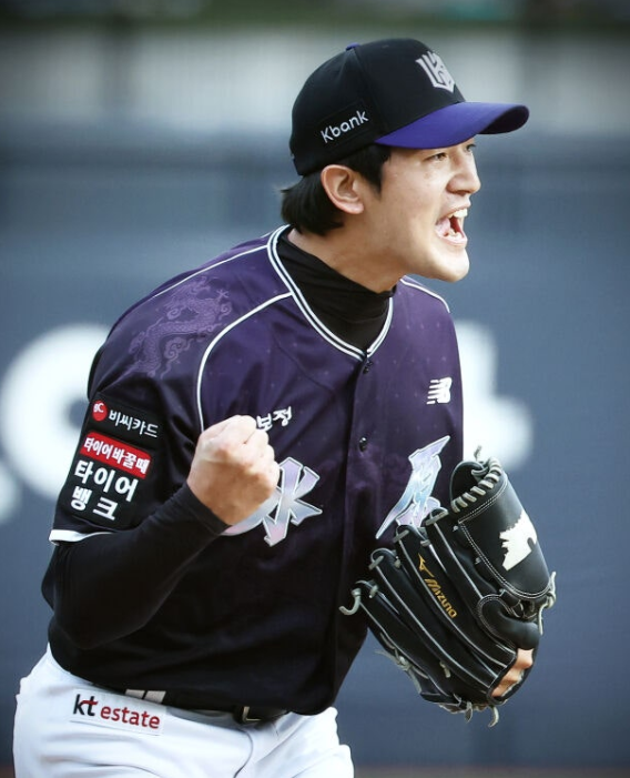 KT 고영표, 531일 만에 통산 6번째 완봉승…롯데 5-0 제압!
