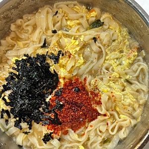 X(트위터)에서 화제 중인 농심 멸치칼국수 10분 레시피