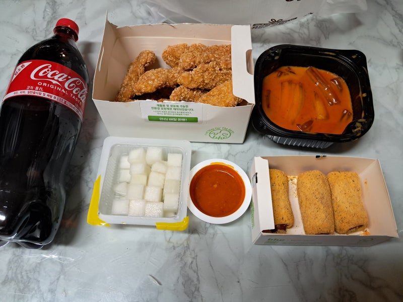 bhc 콰삭킹 순살 분모자 로제세트와 뿌링클핫도그