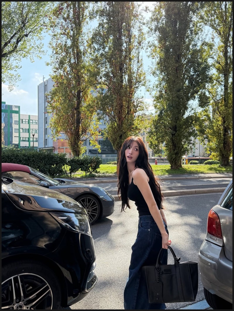 트와이스 모모 밀라노 패션위크, 오니츠카타이거 앰배서더로 보여준 새로운 스타일