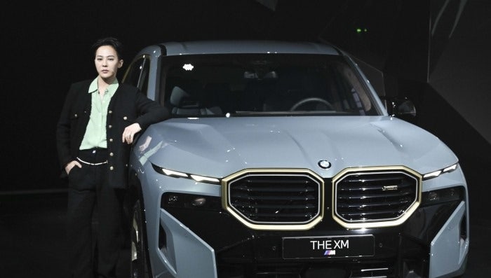 2억대 차에 916명이 몰렸다는데, 지드래곤 BMW XM 실물 봤더니 결국 이랬다