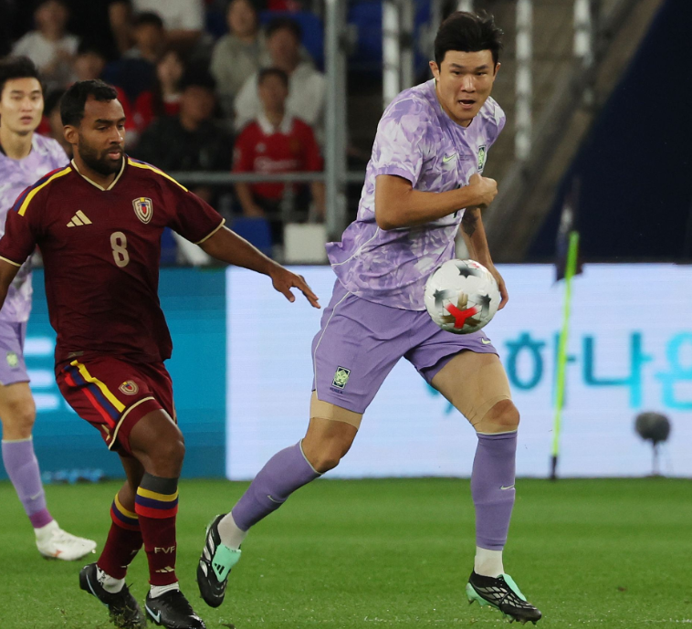“수비수들이 불쌍하다” 김민재 결국 폭발했다…축구화까지 집어던진 이유
