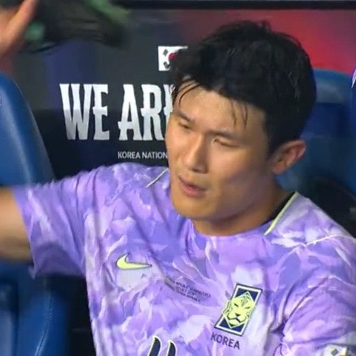 축구화 던진 김민재, 분노의 진짜 타겟은 누구?