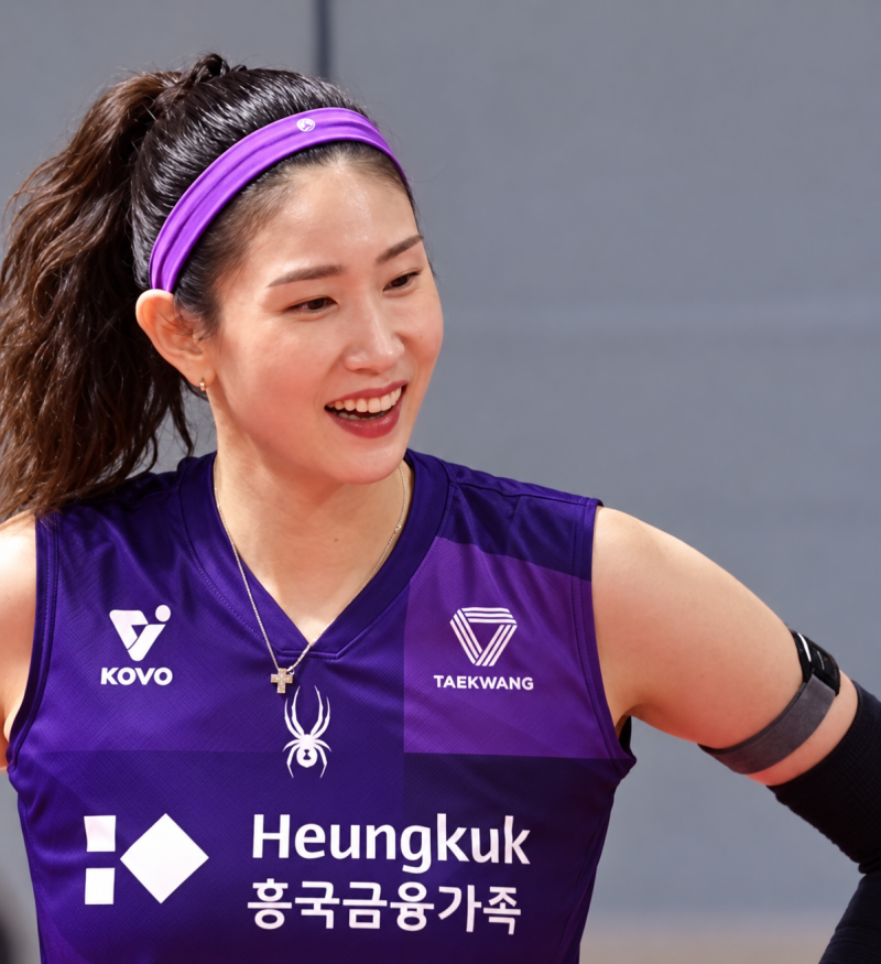 "A Player Who Debuted in 2005 Received 200 Million Won in FA 21 Years Later" Women's Volleyball Kim Su-ji, a 39-Year-Old Middle Blocker....