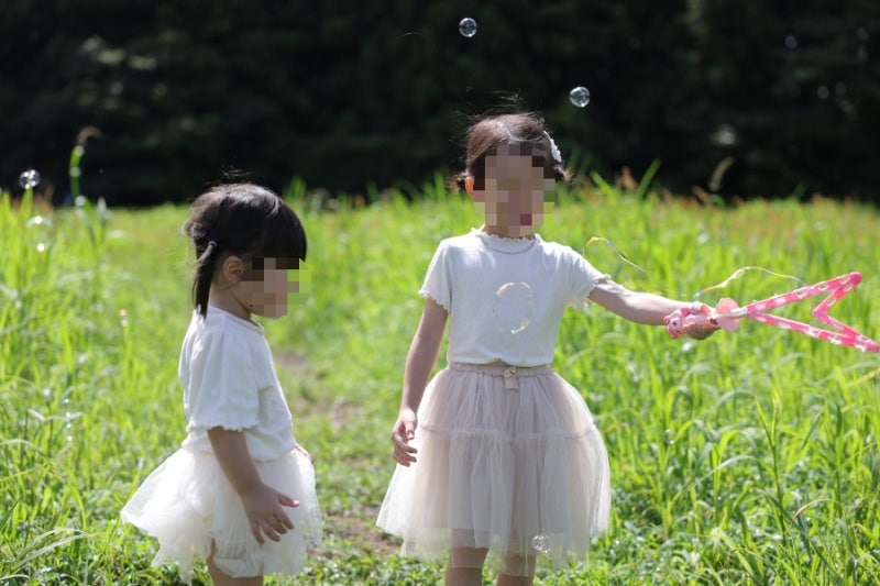 똑같은 듯 다른 매력, 4살 터울 자매의 사랑스러운 커플룩❤️가족 시밀러룩까지!