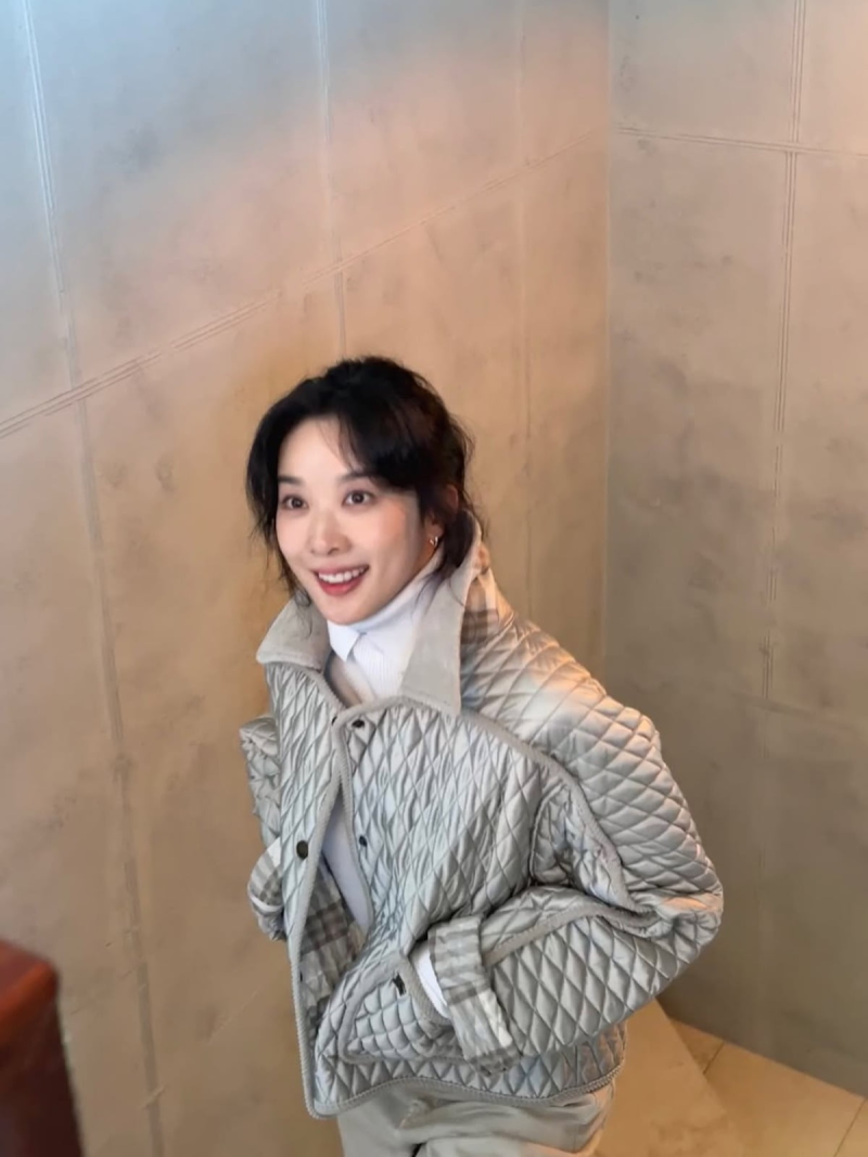 "바라는 것들"…이청아, 볼캡에 후드 집업 걸친 가을 데일리룩 근황은?