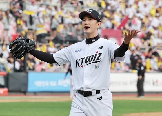 “우리 고영표가 미쳤어요!” 9이닝 완봉승!KT, 롯데에 5-0 완승…고영표 혼자 마운드 책임졌....