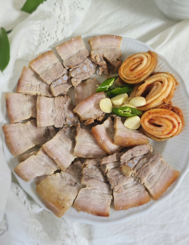통삼겹살 저수분 수육 레시피 압력솥으로 삼겹 보쌈 만드는 법