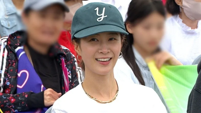 소녀시대 유리, ‘전국노래자랑’ 깜짝 출연…제주에서 포착