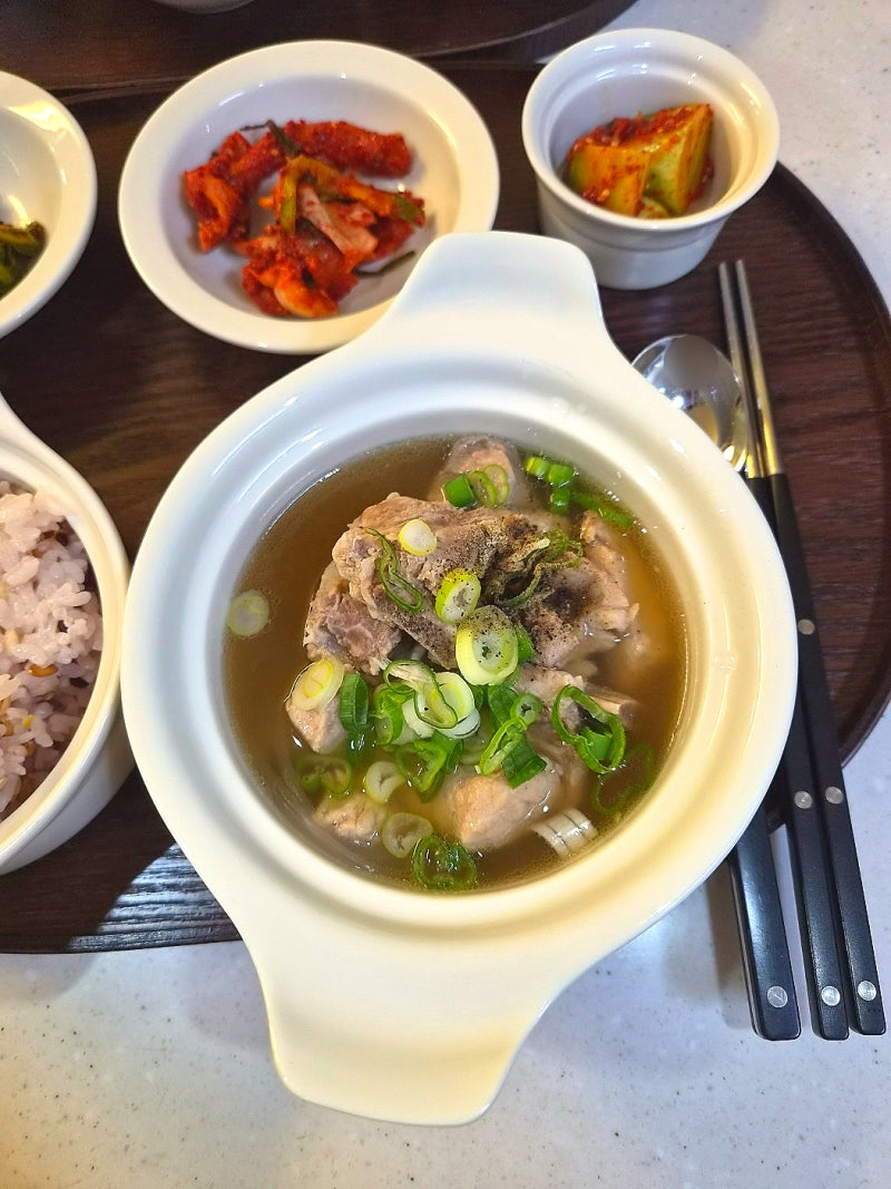 [오늘의 요리 - 돼지갈비탕] 갈비찜 대신 돼지갈비탕, 푹 끓여 부드럽게 즐겨요 :)