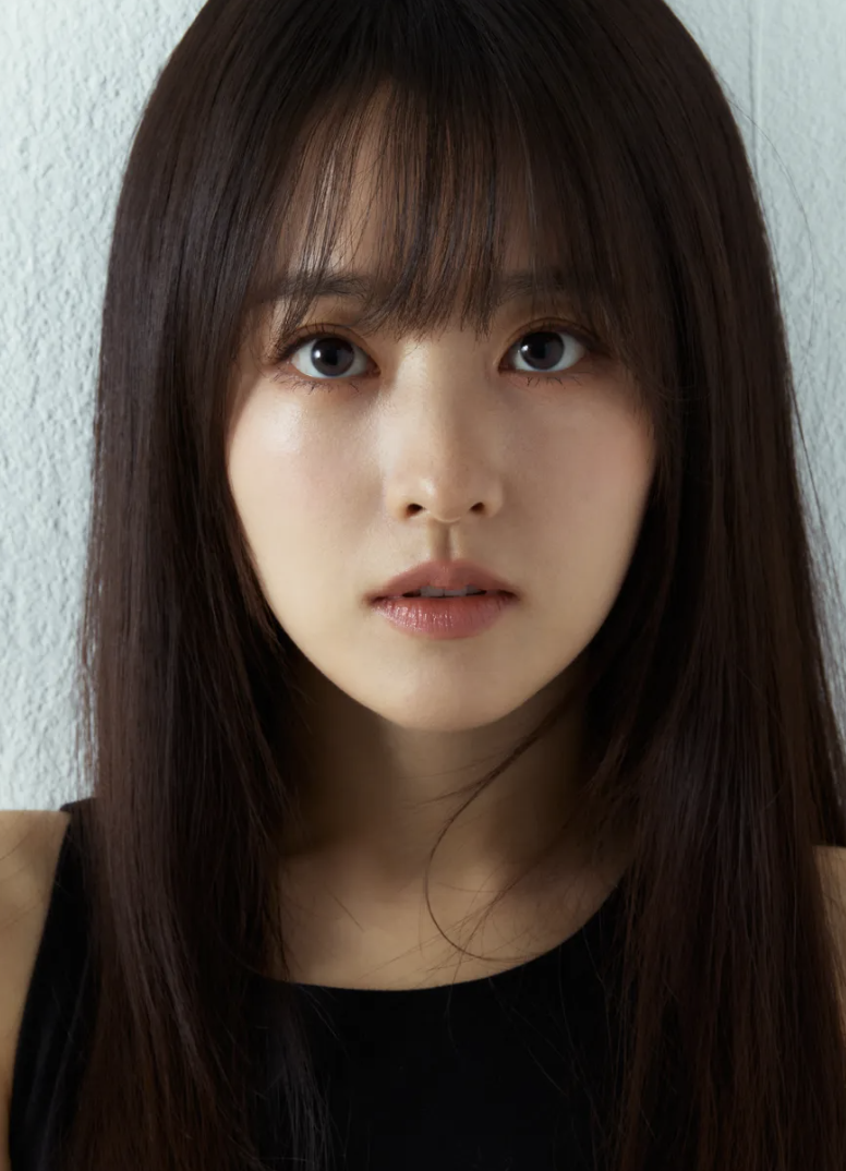 Park Bo-young, the actress who comes to mind when you think of youthful looks! After 'Daily Dose of Sunshine', 'Goldland' is next