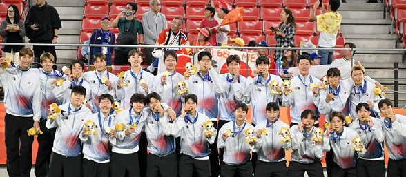 "일장기·오성홍기만 쑥 올라갔다고?" 축구 4연패 금메달 시상식서 벌어진 황당 사고 속 알려....