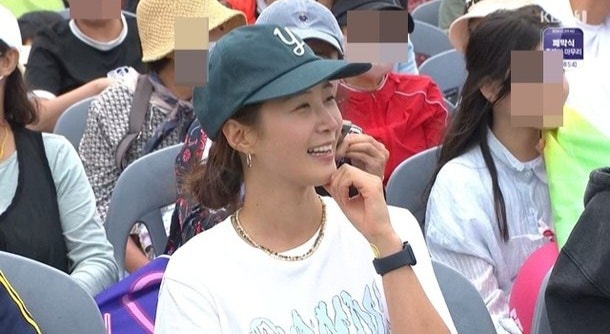 '효리수' 권유리, '전국노래자랑' 객석 1열 깜짝 포착…남희석 즉석 러브콜에 '폭소'